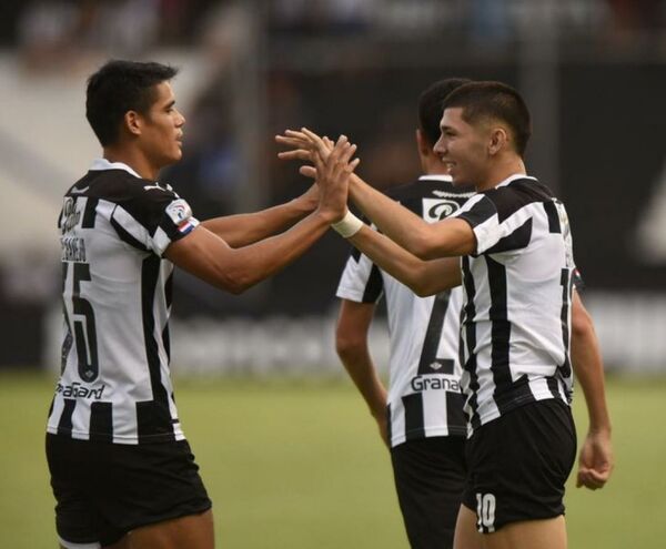 Libertad vence a Ameliano y sigue acechando la punta - Radio Imperio