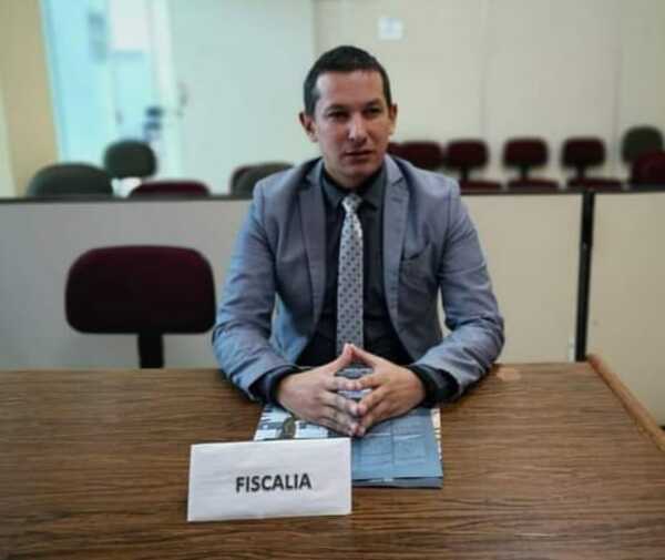 Papá infeliz debe más de 230 millones de guaracas a su hija - La Clave