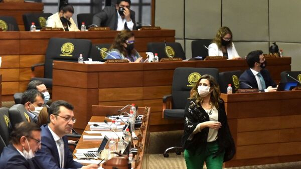 Diputada critica que juicio político a Sandra Quiñónez tenga un "precio"