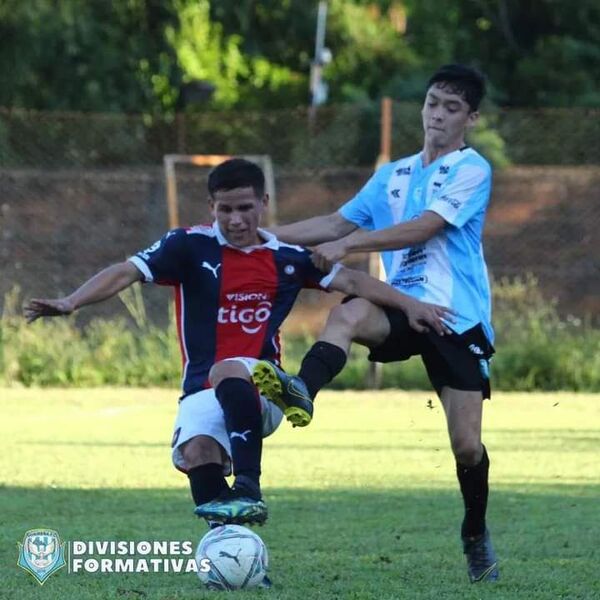 La cima de la Sub 16 compartida por Cerro y “12″ - Fútbol - ABC Color