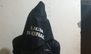 Detienen a un hombre tras agredir a su madre e intentar herir a policías con un destornillador - OviedoPress