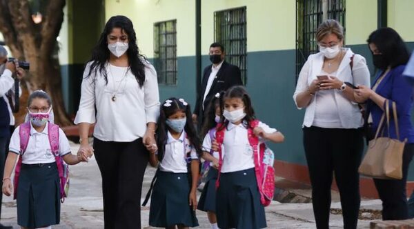 Brote de COVID en escuela: confirman más infectados