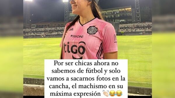 Les cañearon por sacarse fotos en la cancha