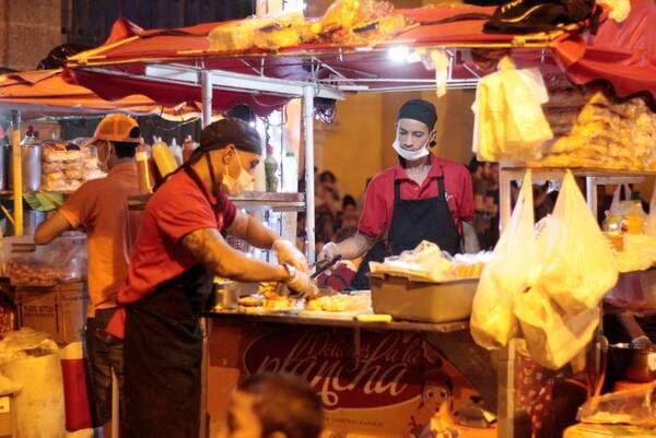 Crónica / Chance laboral: hay vacancia en boliches de comida rápida