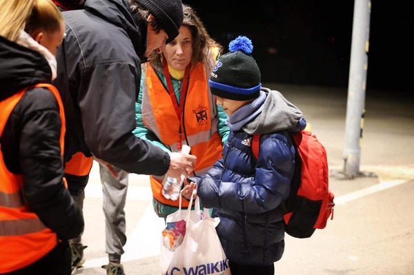 "Es el mayor héroe": Niño ucraniano viajó solo 1.200 km, con apenas un número de teléfono escrito en la mano - Megacadena — Últimas Noticias de Paraguay