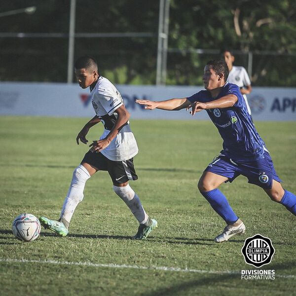 Libertad y Sol se quedaron en la cima de la Sub 14   - Fútbol - ABC Color