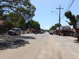 Comerciantes urgen la reapertura del paso fronterizo Ayolas-Ituzaingó - Nacionales - ABC Color