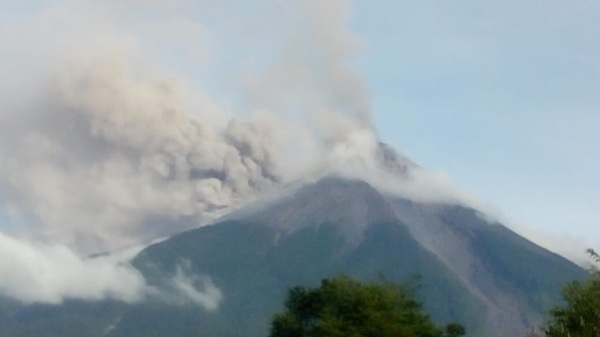 Diario HOY | Volcán de Fuego incrementa actividad eruptiva en Guatemala