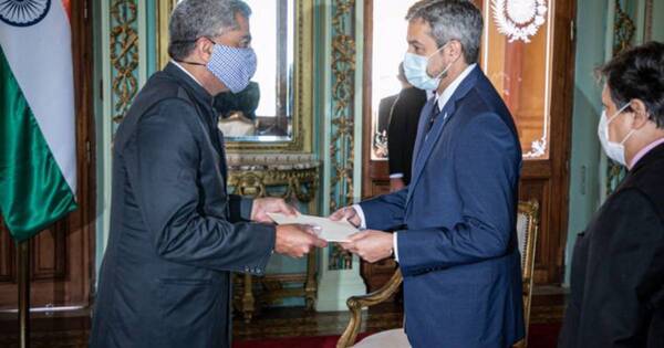 La Nación / Primer embajador de India en Paraguay presenta sus cartas credenciales