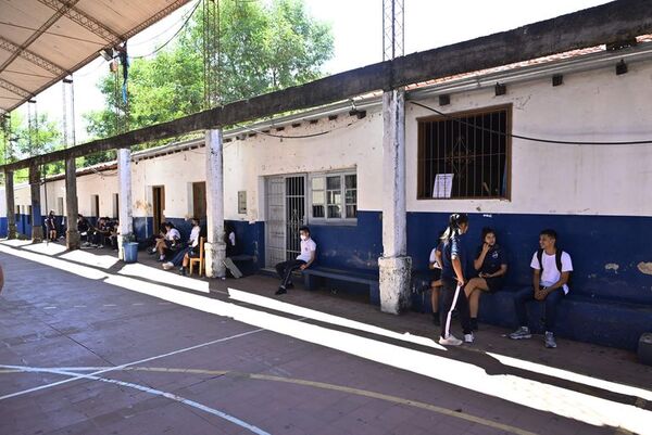 Usan comedor para dar clases en el colegio Dahlquist - Nacionales - ABC Color