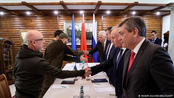 Ucrania anuncia "resultados positivos" tras negociaciones con Rusia