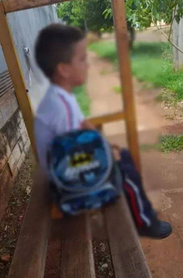 Crónica / Escuelero no pudo llegar a su primer día de clases por falta de micro