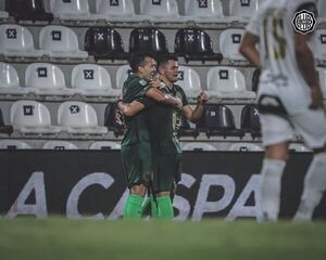 Camacho escala un puesto entre los goleadores históricos - Fútbol - ABC Color