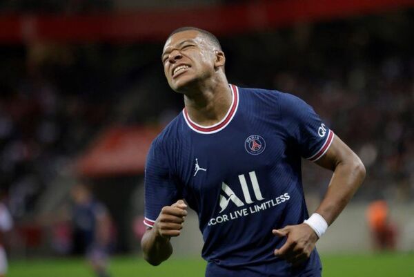 PSG dice que los exámenes a Mbappé son