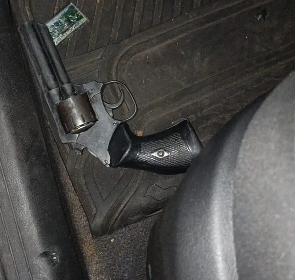 Persecución, balacera y detenidos tras asaltos a conductores de Bolt
