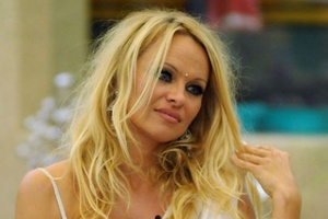 Pamela Anderson debuta en Broadway como protagonista del musical “Chicago”