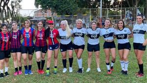 Cueronas de Cerro golearon a las modelos de Olimpia