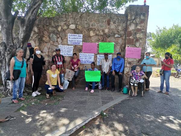 Crónica / [Video] "Sortean quién se va dializar", denunció familiar de paciente en Caacupé