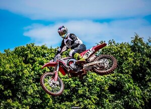 Méndes brilla en Nacional Paraguayo de Motocross