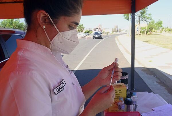 Covid: vacunación no avanza y hay peligro de perder más biológicos - Nacionales - ABC Color