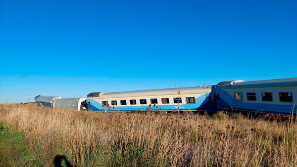 Diario HOY | Tren con unos 500 pasajeros descarrila en Argentina y deja 17 heridos leves
