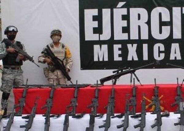 ¿Qué revela el enorme decomiso de armas sobre la guerra del Cartel de Sinaloa en México?