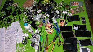 Incautan celulares, armas y drogas de pabellón del PCC en Itapúa