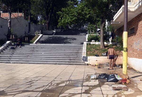 Escalinata Antequera: cada intendente la arregla, pero ninguno la cuida - Nacionales - ABC Color