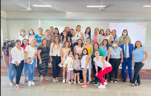 Pati Ginzo celebró el día internacional de la mujer llevando su libro a Villa Hayes - Te Cuento Paraguay