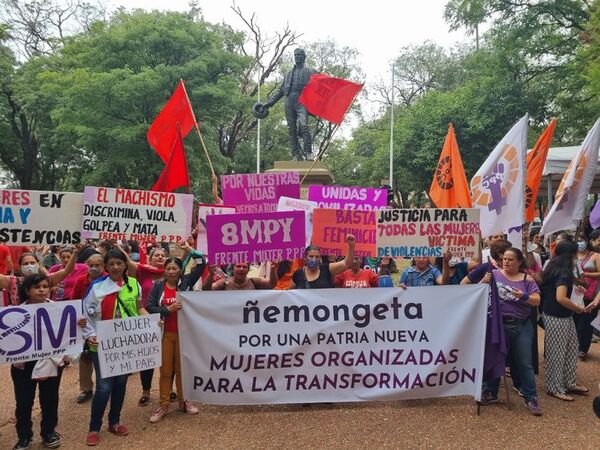 8M: las mujeres marchan para reivindicar sus derechos - Nacionales - ABC Color