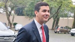 Acusan a Santi Peña de construir su casa en terreno municipal