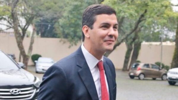 Acusan a Santi Peña de construir su casa en terreno municipal