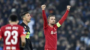 Liverpool cae en Anfield pero se instala en cuartos