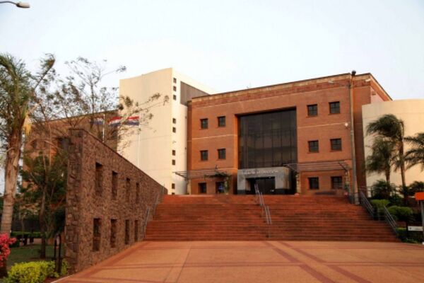 Juicio de acusado por asesinar a su abuela terminó en incidentes, no hubo sentencia - Radio Imperio