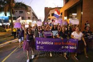 Diario HOY | Mujeres marchan en el #8M por la reivindicación de sus derechos