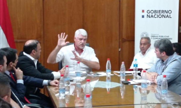 MOPC trabajará en proyectos para resolver aislamientos de comunidades en Coronel Oviedo - OviedoPress