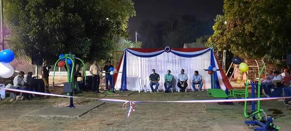 Inauguraron mejoras en cuatro plazas del "Gran Barcequillo" - San Lorenzo Hoy