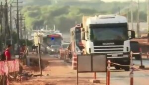 Obras en Tres Bocas complican el tránsito - Nacionales - ABC Color