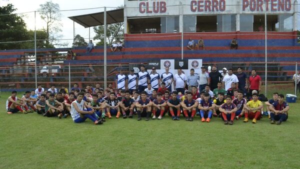 CERRO DE FRANCO PRESENTÓ A SU CUERPO TÉCNICO Y LA ACADEMIA AZULGRANA