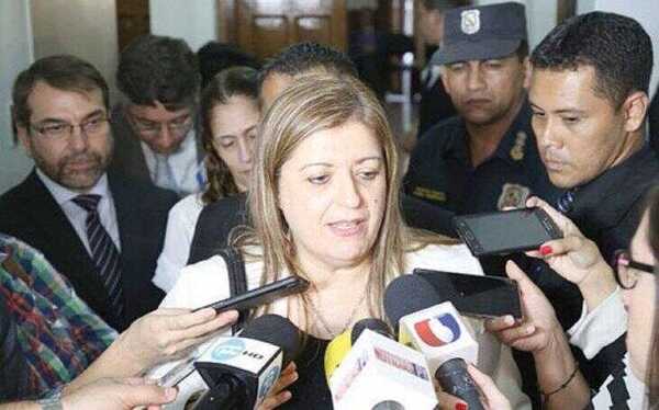 Diputados evitan avanzar en juicio a Sandra Quiñónez – Prensa 5