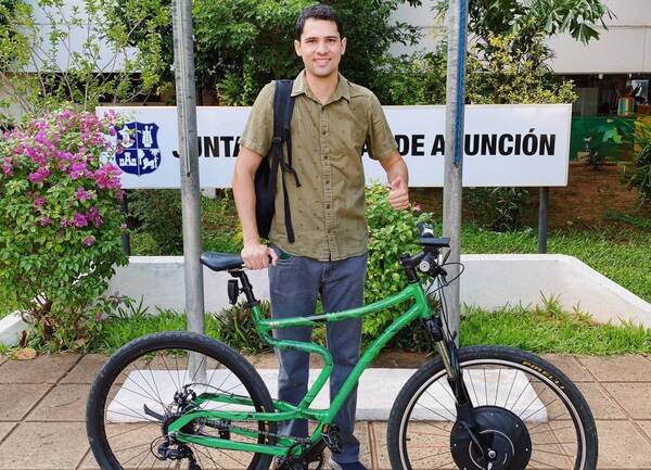 Crónica / Promocionó las bicis eléctricas pero le sopapearon en los "cachetos"
