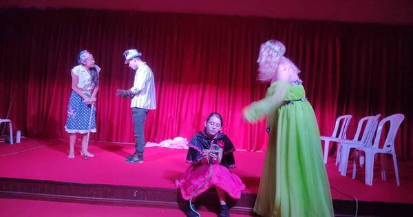 La Nación / Loreli será “la niña de la capa negra” en obra teatral en el Este
