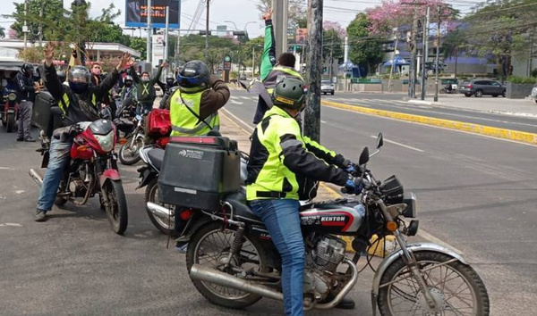 Crónica / Ellos se mueven: los delivery se van a manifestar por el aumentazo