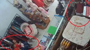 Asaltan a mujer que estaba con su bebé en brazos