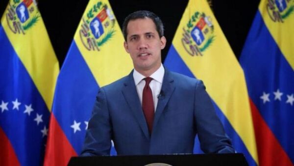 EEUU sigue reconociendo a Guaidó, aunque se acerca a Maduro