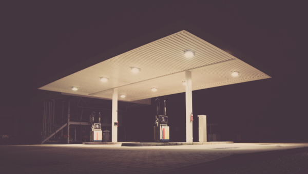 Importar combustible sin intermediarios podría representar ahorro para el sector privado y consumidor final (aunque no mucho)