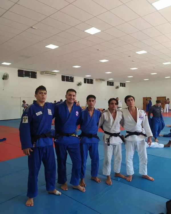 Atletas entrenan en campamento internacional de judo - Polideportivo - ABC Color