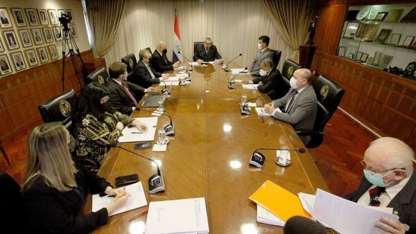 Corte suspende a juez por devolver varillas incautadas
