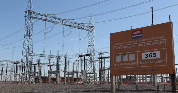 La Nación / Torre caída en subestación de Villa Hayes produjo cortes de energía eléctrica