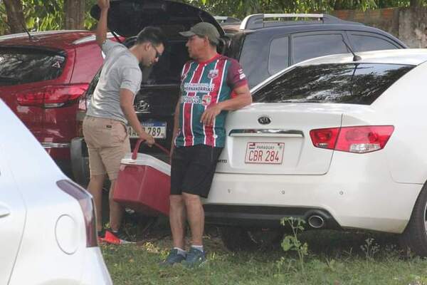 Borrachines defienden consumo de cerveza en las canchas - La Clave